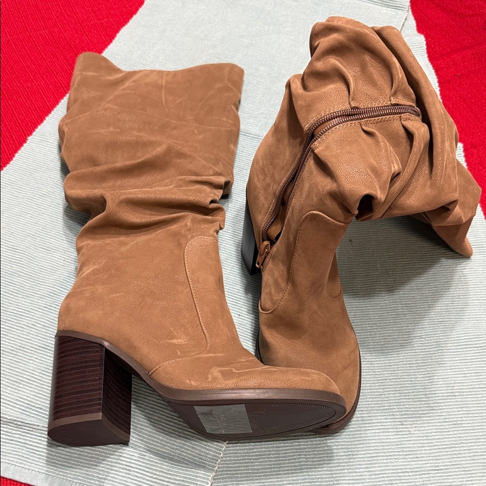 Women's Tan Suede Boots